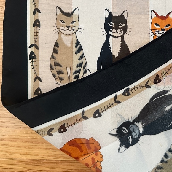 Long Scarf with Cats - Picture 7 of 15